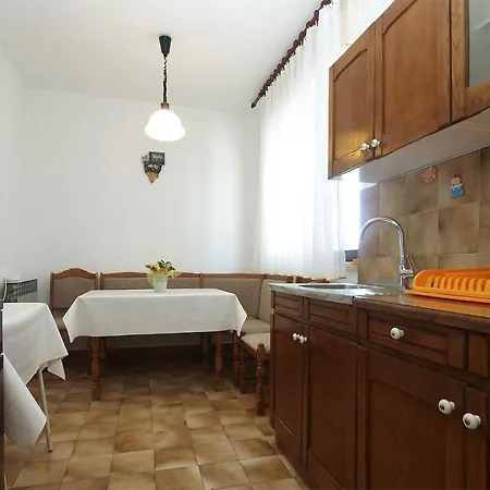 Apartman With Parking Space - 20637 *